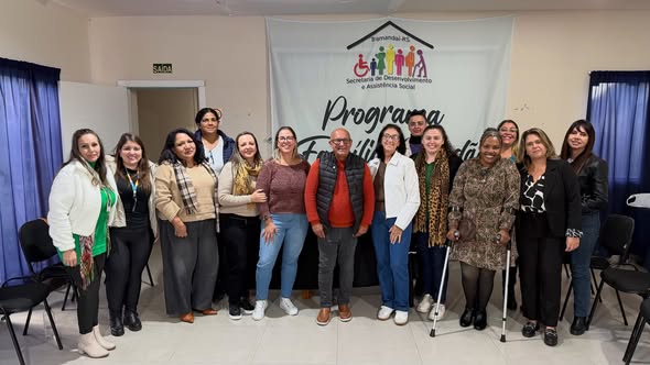 Na tarde desta sexta-feira (15/05), o CRAS Casa da Cidadania promoveu um encontro especial com café da tarde em comemoração ao Dia da Assistente Social. O momento reuniu as profissionais que atuam no município e contou com a presença do prefeito Juarezinho, que levou seu carinho e reconhecimento a essas servidoras tão importantes para Tramandaí.
