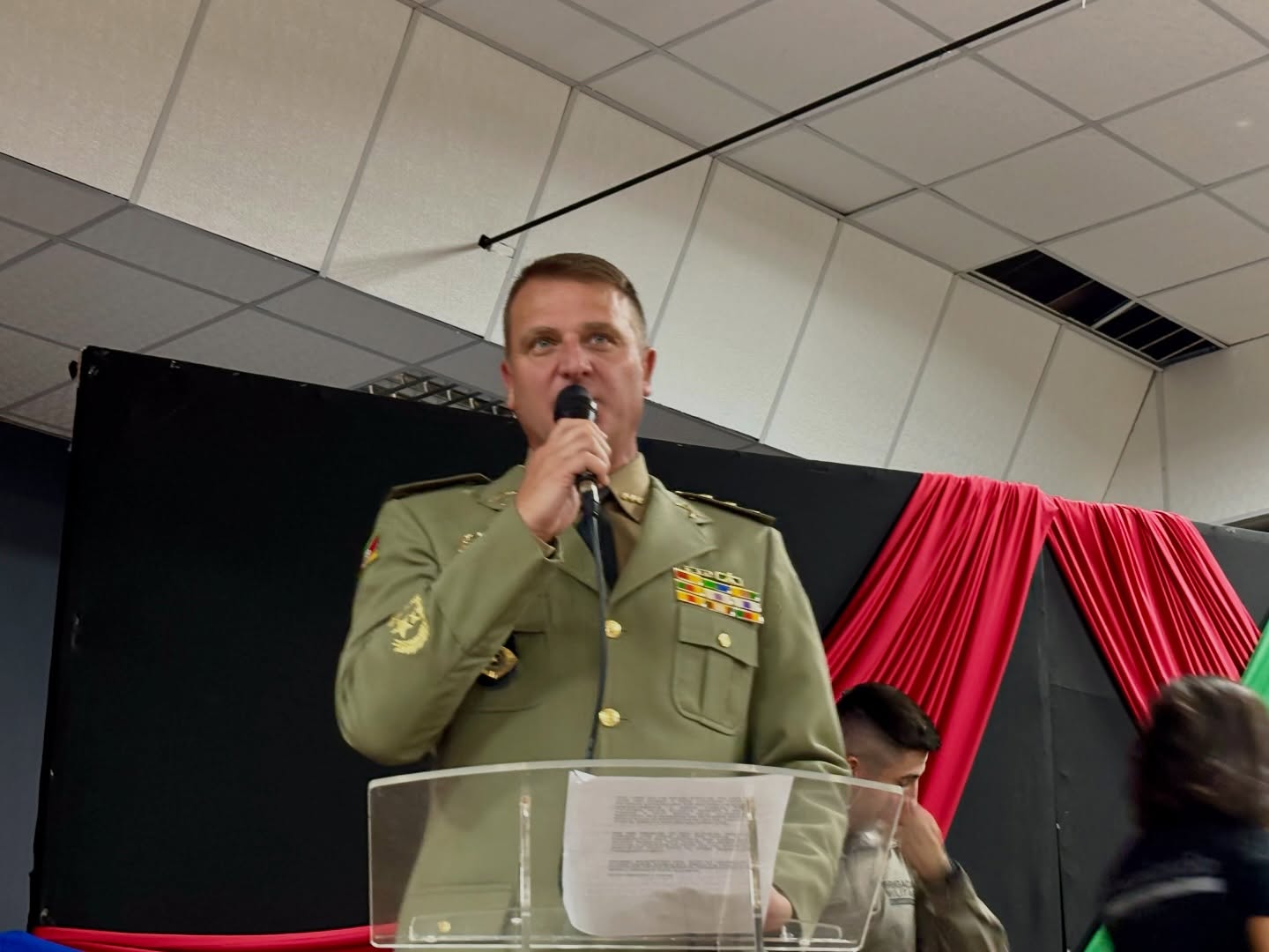 PREFEITURA DE TRAMANDAÍ PARTICIPA DE SOLENIDADE DE PASSAGEM DE COMANDO DO 2º BPAT