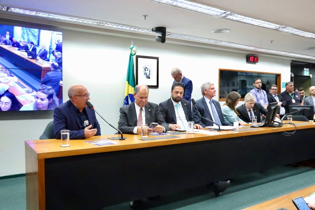 PREFEITO JUAREZINHO E SECRETÁRIO DA FAZENDA ANDREW CARVALHO APRESENTAM O PROJETO TRANSFORMAR À BANCADA GAÚCHA EM BRASÍLIA