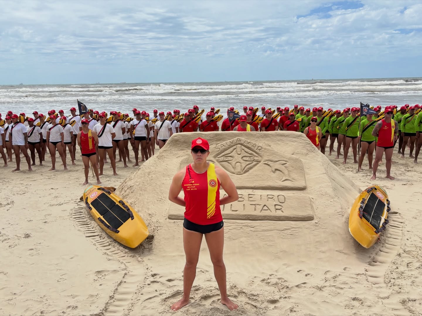 FORMATURA DOS CURSOS DE GUARDA-VIDAS MILITAR E GUARDA-VIDAS CIVIL TEMPORÁRIO