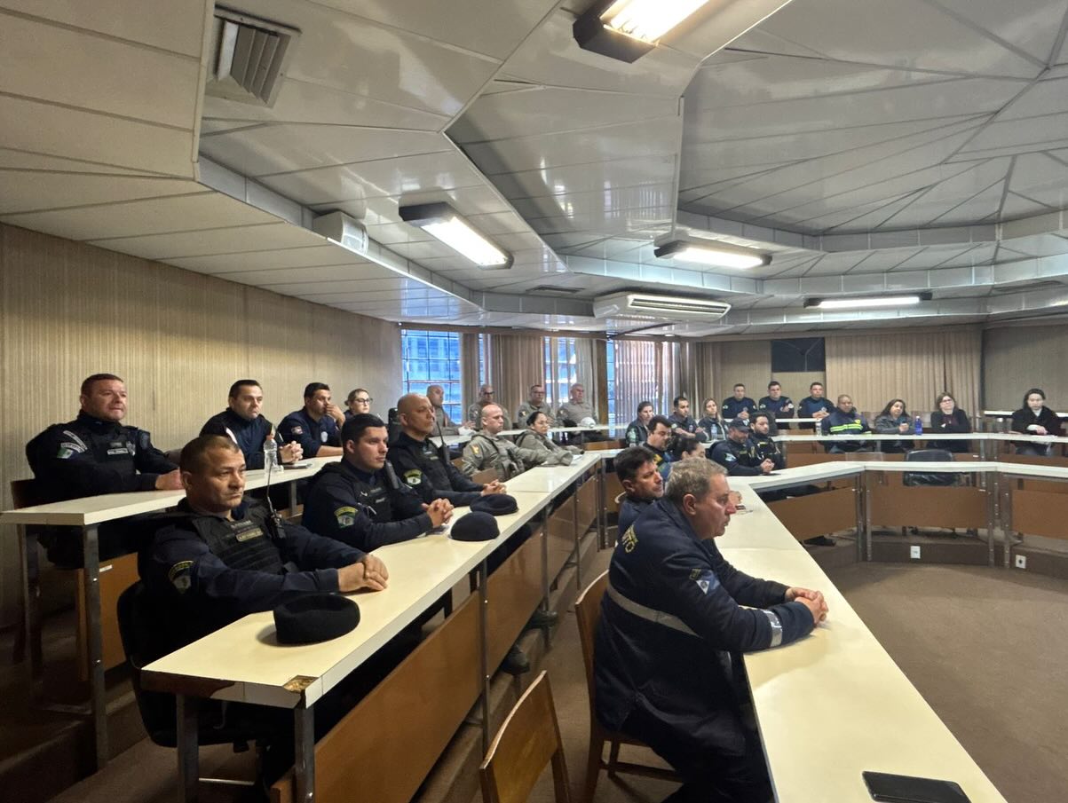 GUARDA MUNICIPAL DE TRAMANDAÍ PARTICIPA DE CAPACITAÇÃO DA EPTC EM PORTO ALEGRE PARA REFORÇAR SEGURANÇA VIÁRIA 