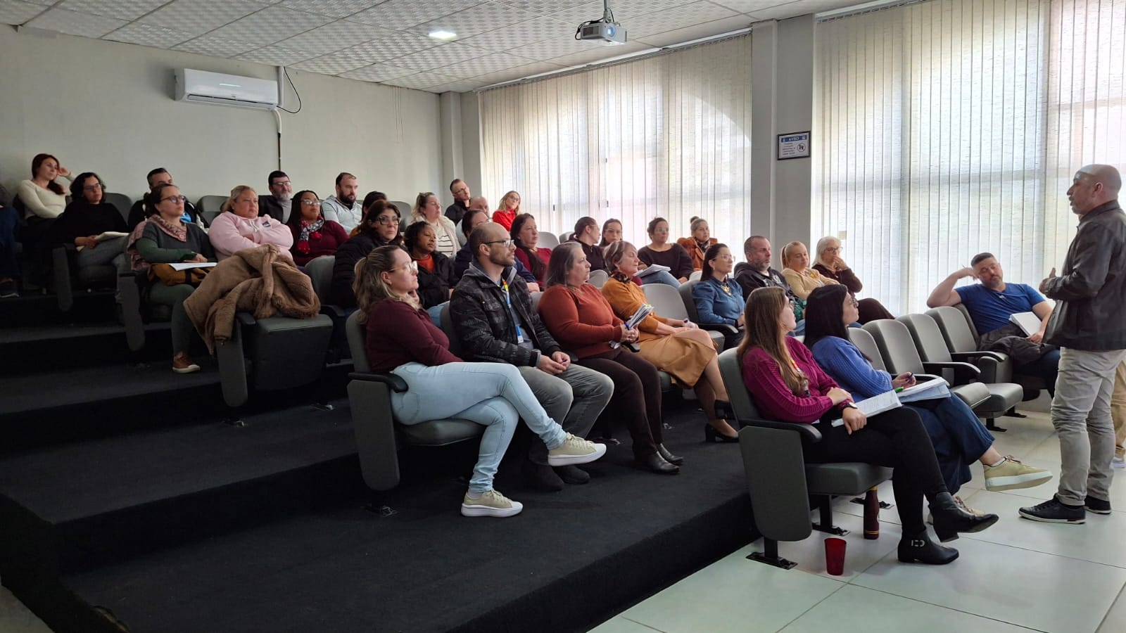 REUNIÃO DE ALINHAMENTO FORTALECE PARCERIAS NA EDUCAÇÃO MUNICIPAL!