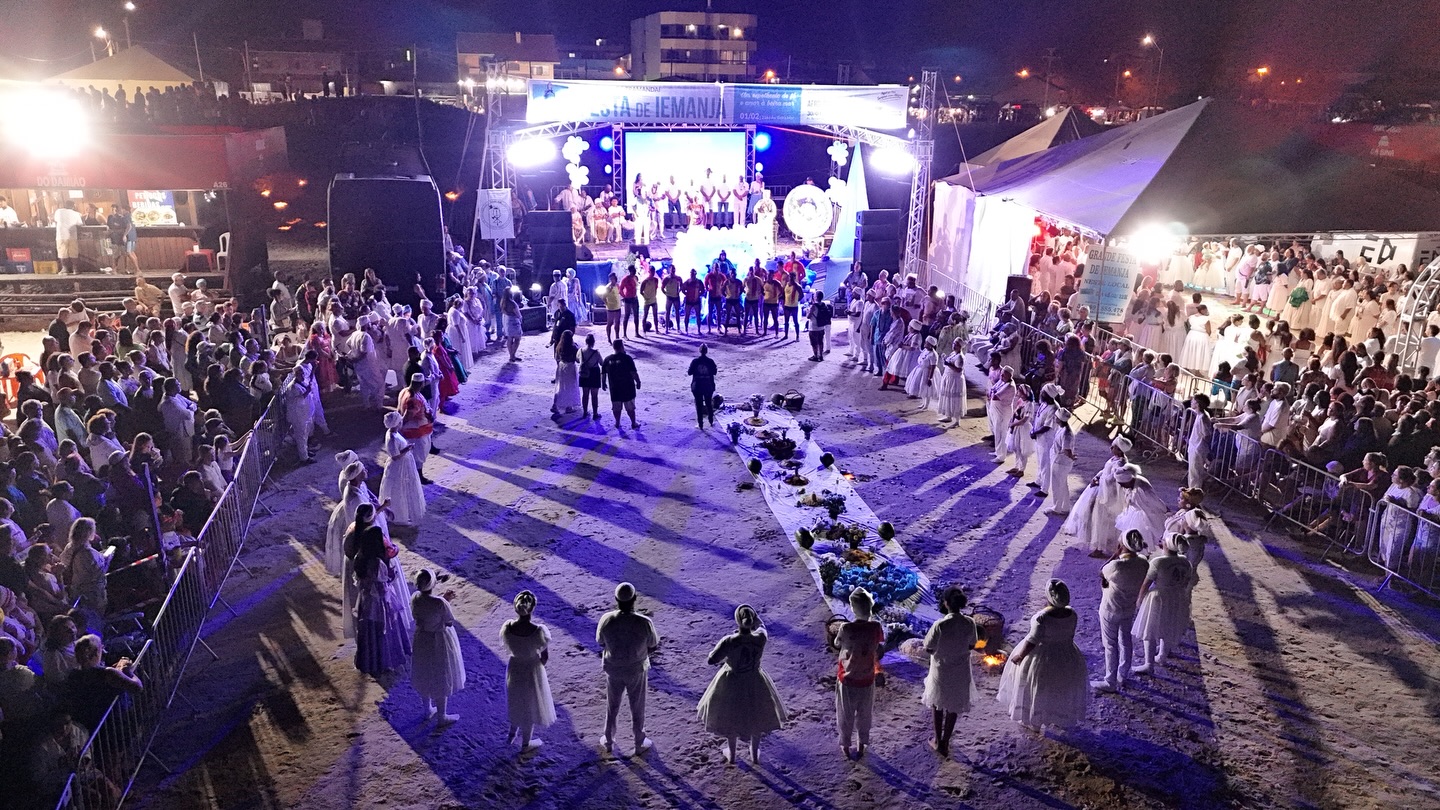FESTEJOS EM HOMENAGEM A IEMANJÁ 