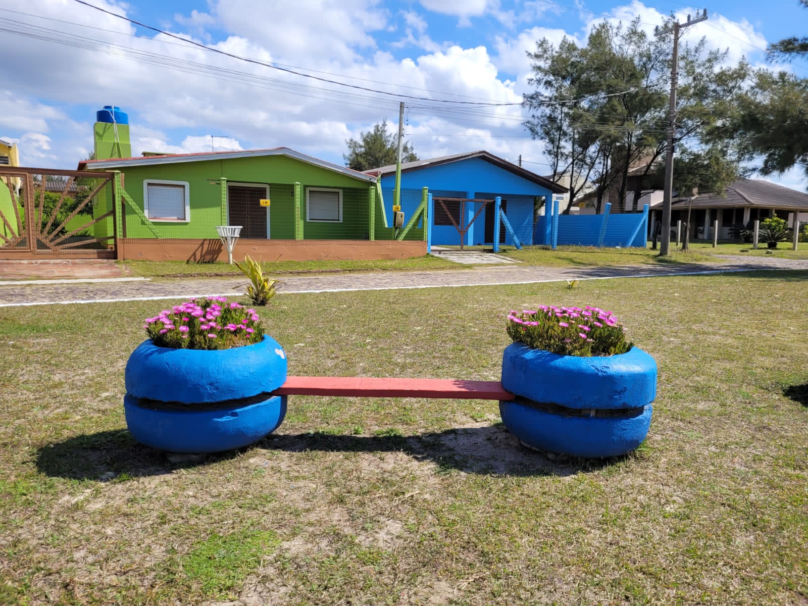 Secretaria da Zona Sul realiza manutenção e substituição de canos na rede de esgoto pluvial de ruas 