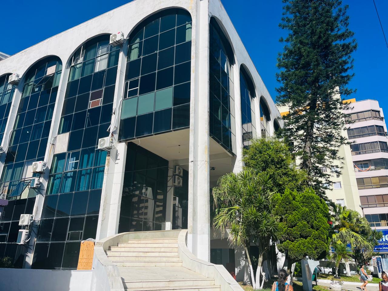 O pagamento em dia do IPTU é um exercício de cidadania e contribui diretamente para a melhoria dos serviços que o próprio contribuinte usufrui como saúde, educação, infraestrutura, entre outros.