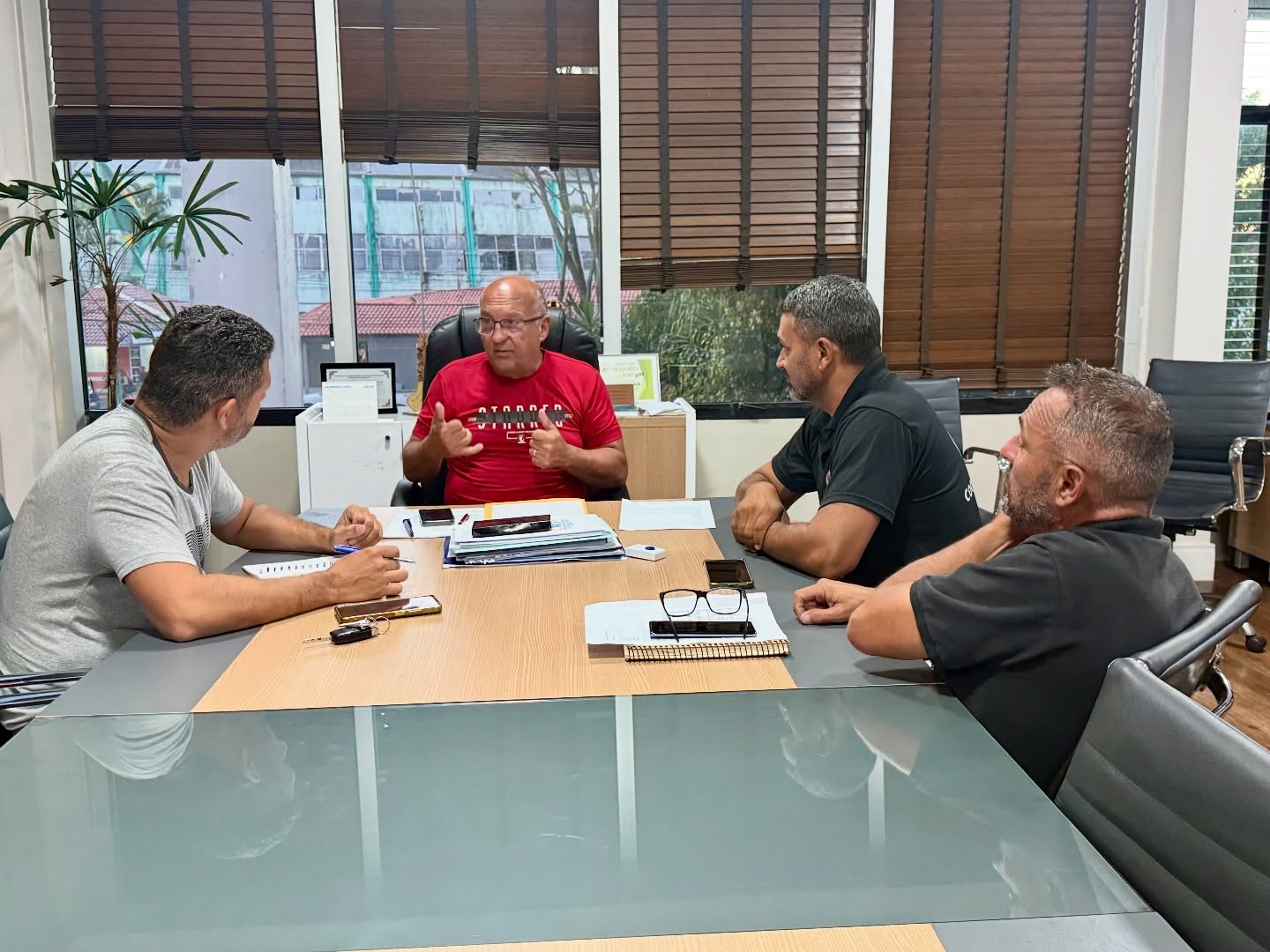 PREFEITURA COBRA SOLUÇÕES IMEDIATAS PARA A COLETA DE RESÍDUOS