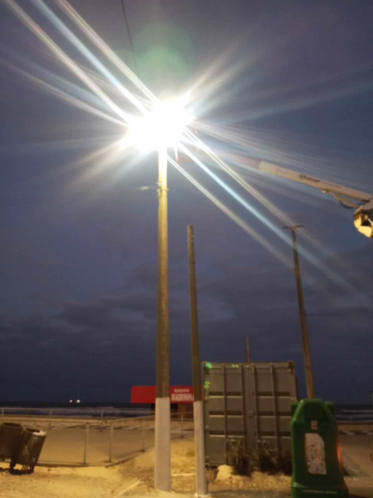 MAIS ILUMINAÇÃO PARA NOSSA BEIRA-MAR! 