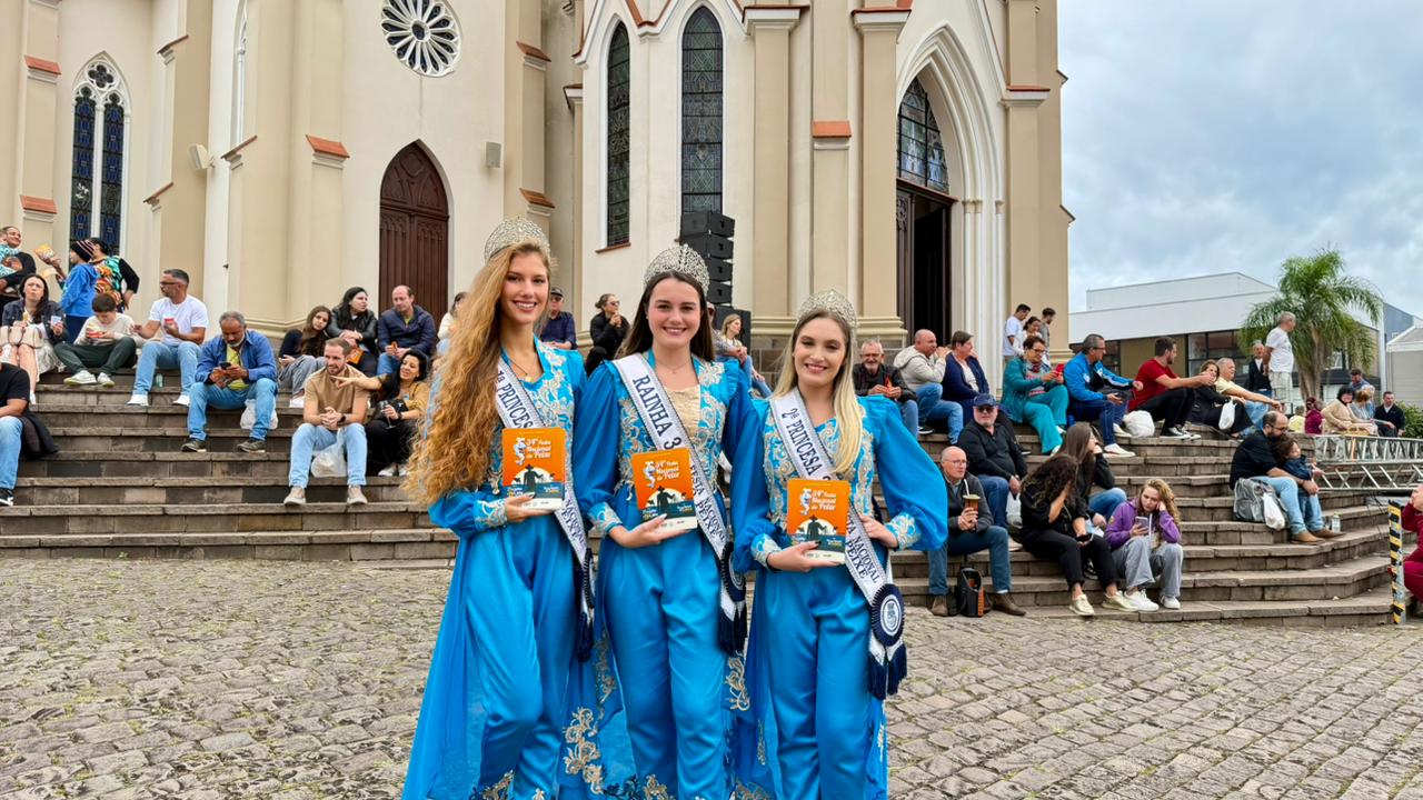 As soberanas da 34ª Festa Nacional do Peixe seguiram cumprindo uma importante agenda de divulgação pelo Rio Grande do Sul no último final de semana, levando o nome de Tramandaí e promovendo a maior festa gastronômica do Estado em diferentes municípios.