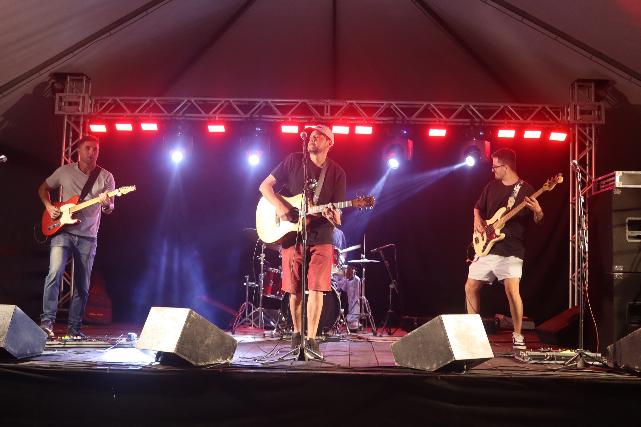 OS SHOWS DE VERÃO TAMBÉM TOMARAM CONTA DE NOVA TRAMANDAÍ! 