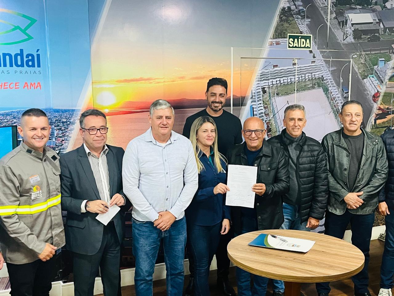 Assinatura ocorreu no Gabinete do Prefeito