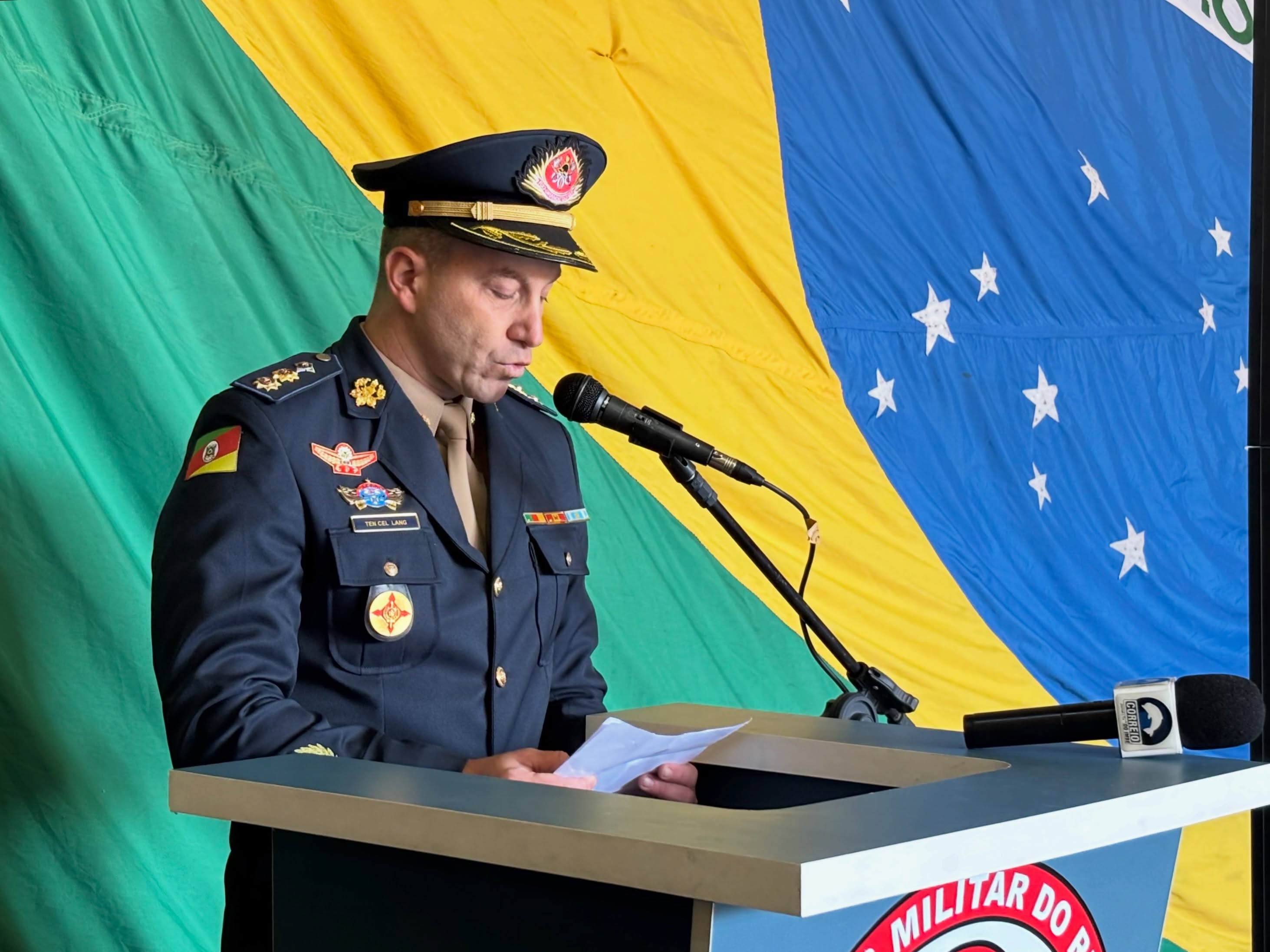 O prefeito em exercício de Tramandaí, Claudiomir da Silva Pedro, participou na manhã da última terça-feira, 16 de junho, da solenidade de Passagem de Comando do 9º Batalhão de Bombeiros Militar. Na oc