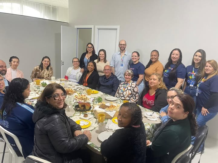 PREFEITO JUAREZINHO PARTICIPA DE REUNIÃO COM EQUIPES DA EDUCAÇÃO INFANTIL