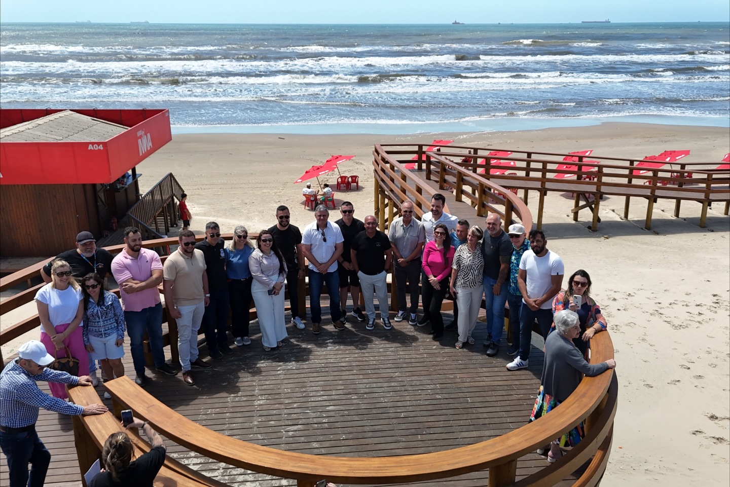 NOVO MIRANTE DA BEIRA-MAR É ENTREGUE À COMUNIDADE
