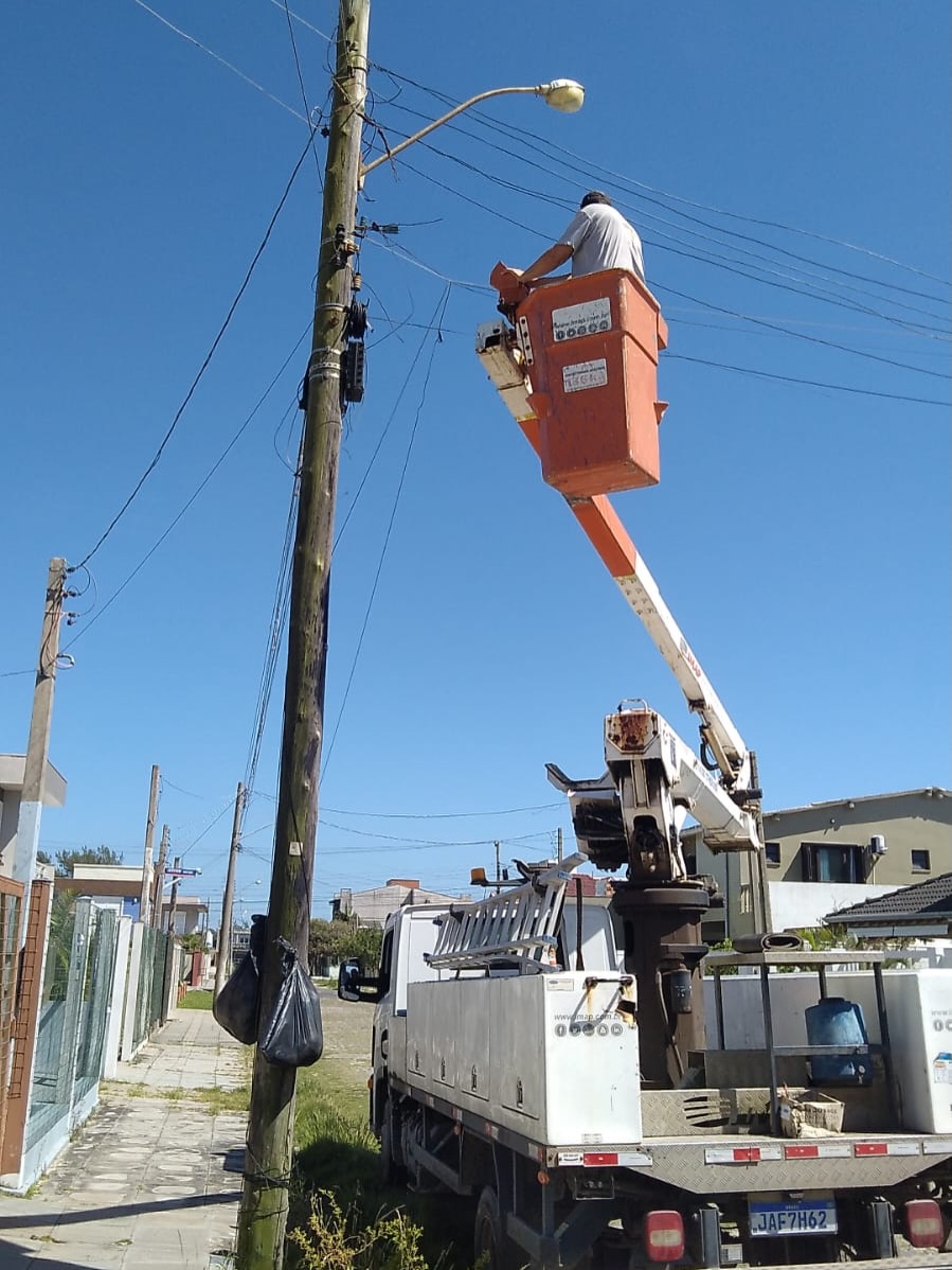 28 RUAS MAIS ILUMINADAS EM TRAMANDAÍ! TRABALHO QUE TRANSFORMA NOSSA CIDADE 