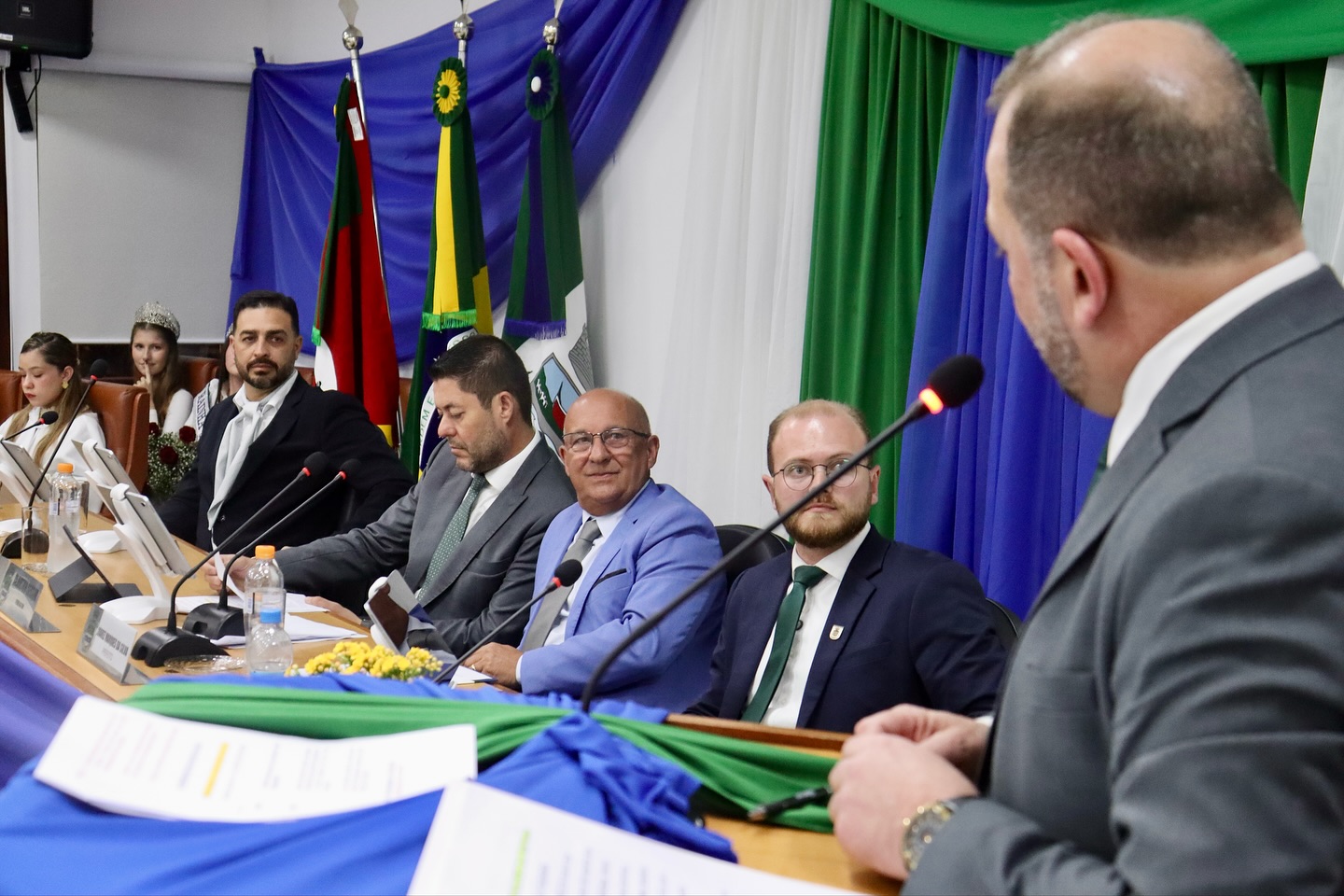 PREFEITO JUAREZINHO PARTICIPOU DA SESSÃO ORDINÁRIA DA CÂMARA DE VEREADORES DE TRAMANDAÍ, NESTA ULTIMA SEGUNDA-FEIRA (22/09), EM UM ATO SOLENE QUE MARCOU A ABERTURA DAS FESTIVIDADES NO LEGISLATIVO ALUS