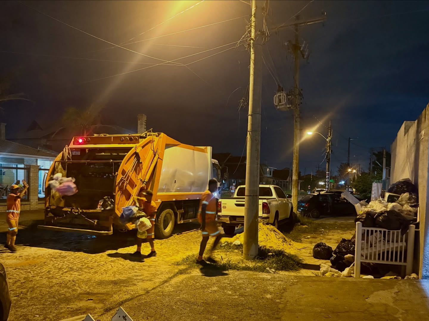 TRAMANDAÍ INICIA COLETA NOTURNA DE RESÍDUOS DURANTE A ALTA TEMPORADA DE VERÃO