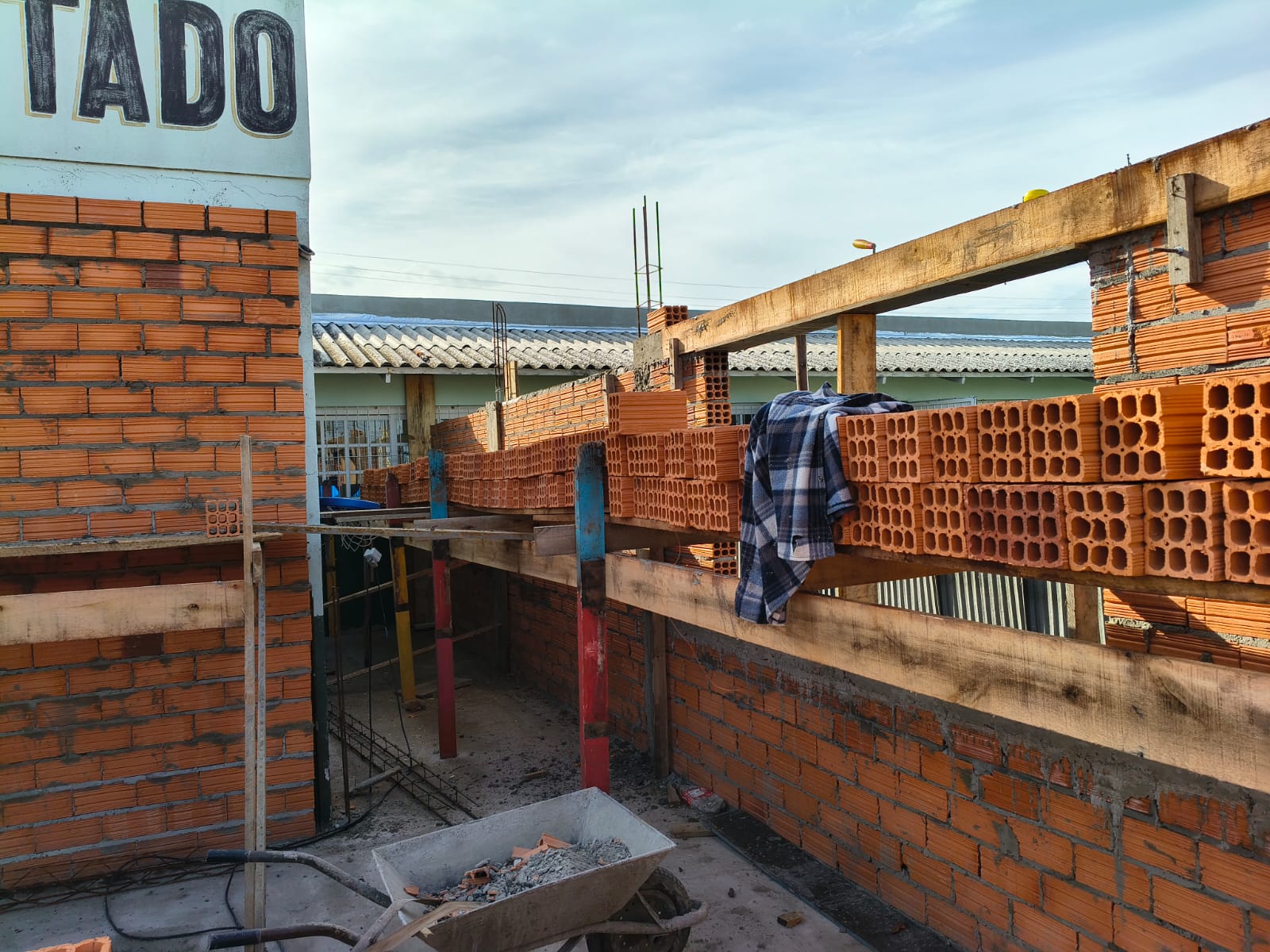 Construção de Refeitório_cozinha e demais reformas EMEI Mundo Encantado